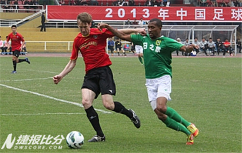 中甲第2轮——广东日之泉1-1青岛中能:毛剑卿捡漏建功,耶利奇替补头槌救主,冲超热门双双开局两连平