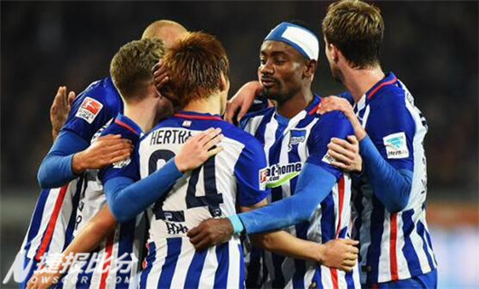 弗赖堡1-0柏林赫塔,铃木唯人补时绝杀:日本国脚化身杯赛战神,身价暴涨背后藏着啥玄机?